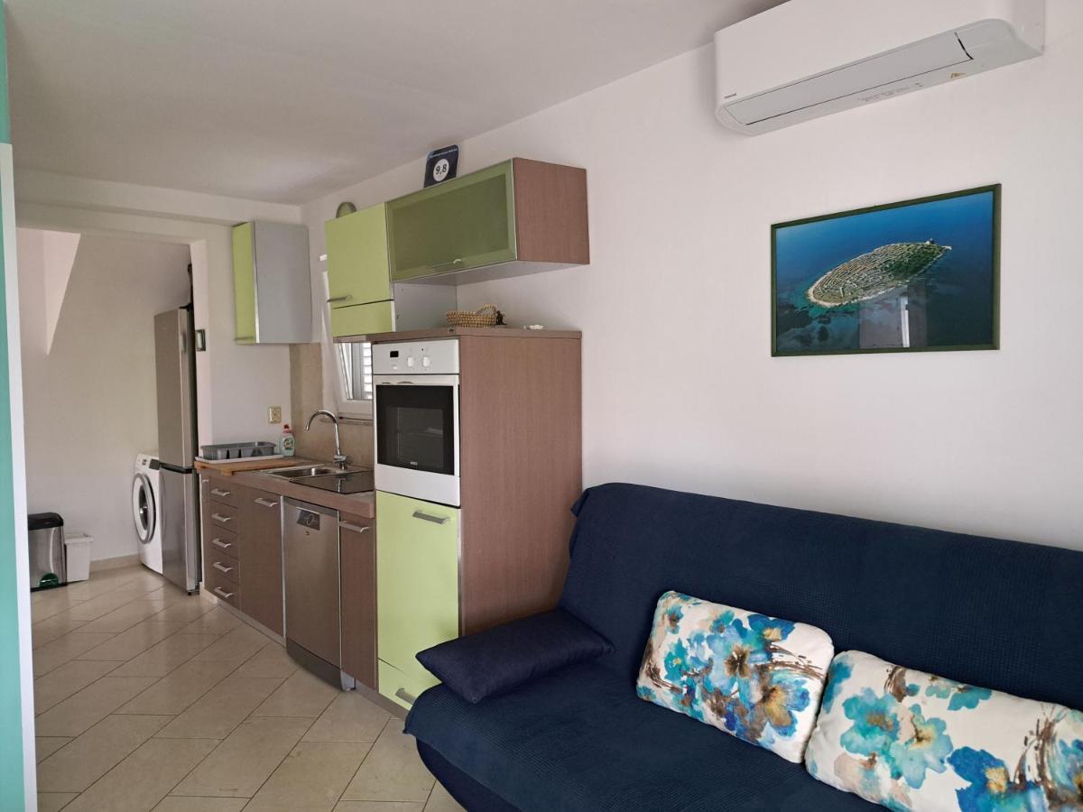 Apartments Atrium Малинска Екстериор снимка