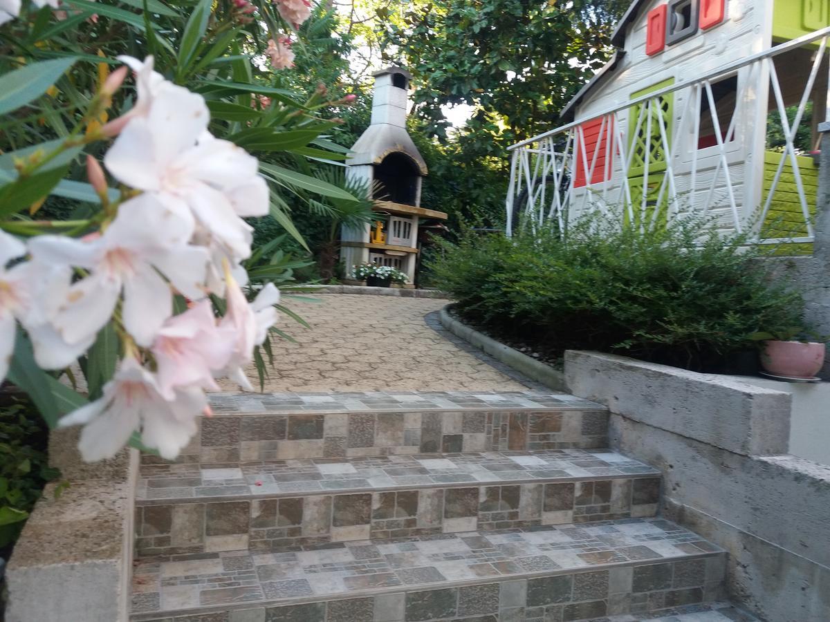 Apartments Atrium Малинска Екстериор снимка
