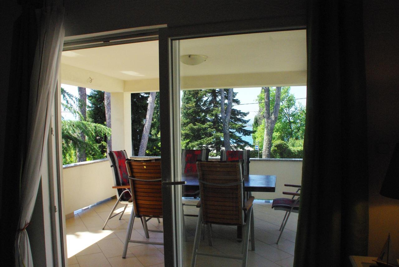 Apartments Atrium Малинска Екстериор снимка