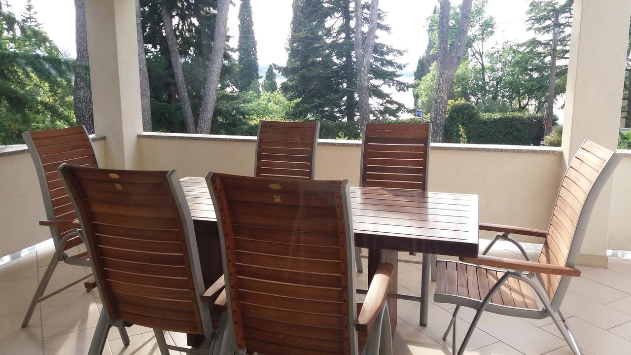 Apartments Atrium Малинска Екстериор снимка