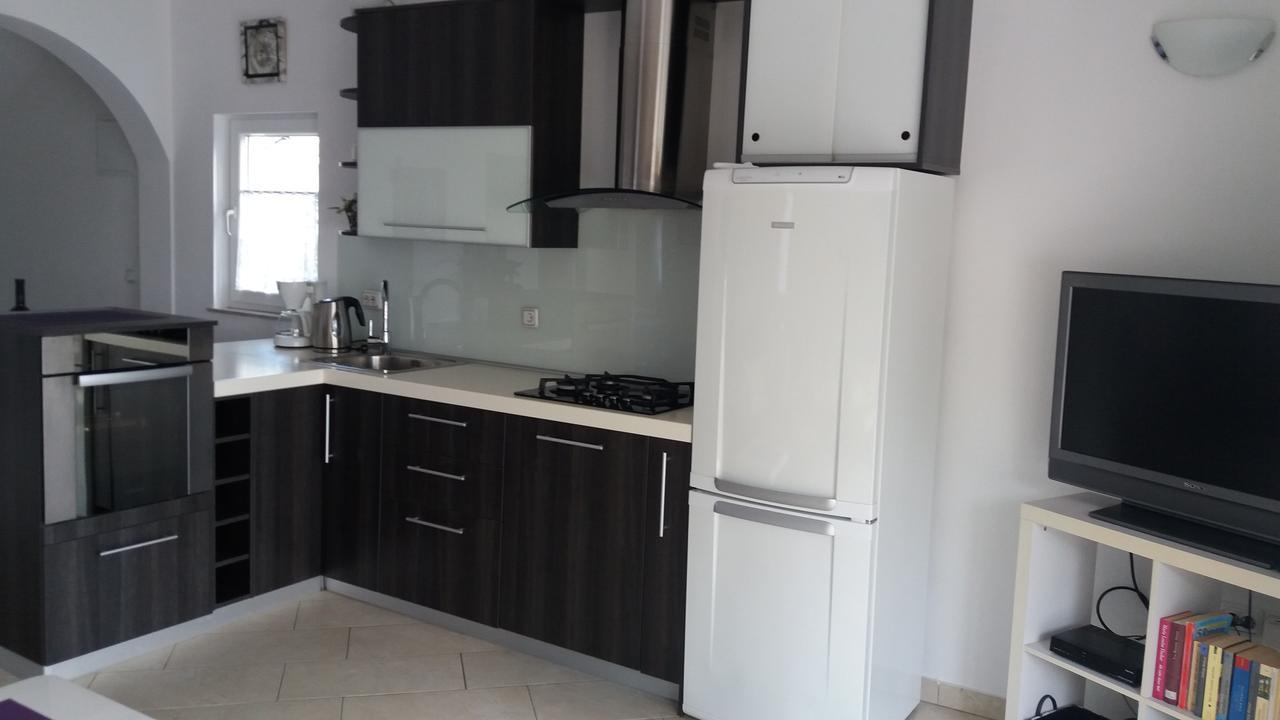 Apartments Atrium Малинска Екстериор снимка